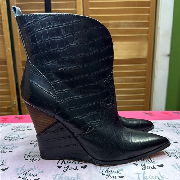 Jessica Simpson.   Black Ankle Booties with Wedge Heel - Picture 1 of 11